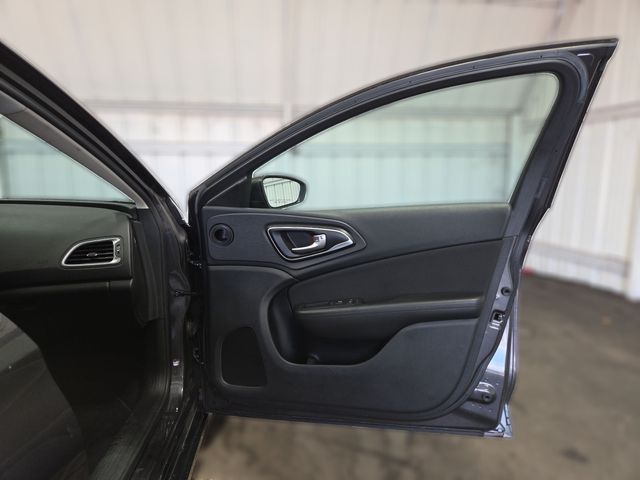 2016 Chrysler 200 Limited 2016 Chrysler 200 Limited