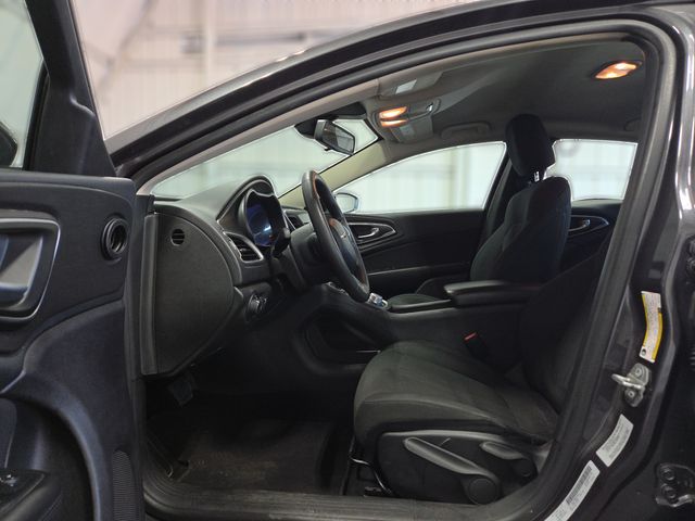 2016 Chrysler 200 Limited | Houston, TX | Texas Star Motors 2016 Chrysler 200 Limited | Houston, TX | Texas Star Motors