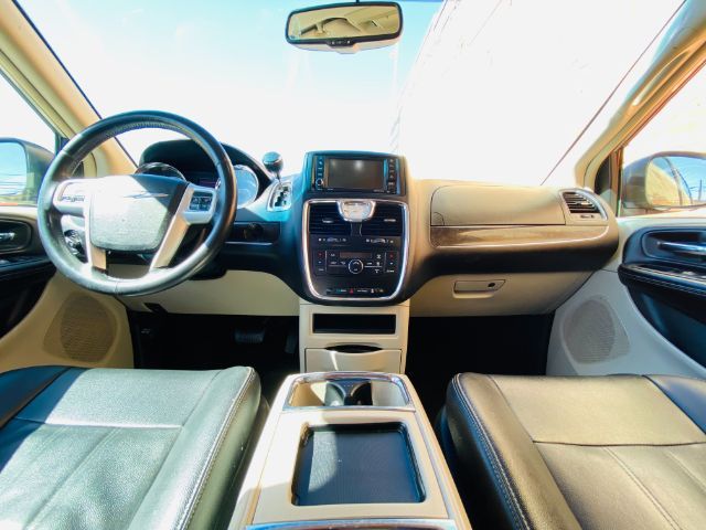 2016 Chrysler Town & Country Touring | Lubbock, TX | Chaparral Motors - Lubbock 2016 Chrysler Town & Country Touring | Lubbock, TX | Chaparral Motors - Lubbock