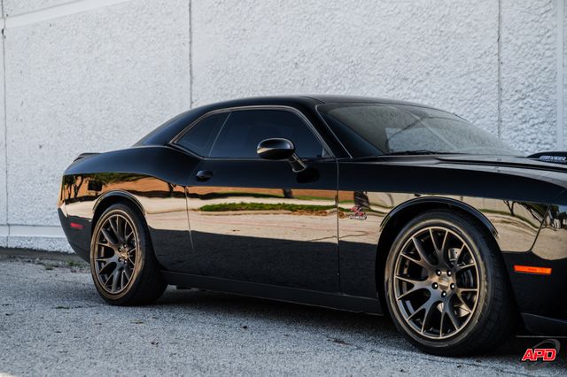 2016 Dodge Challenger R/T Shaker