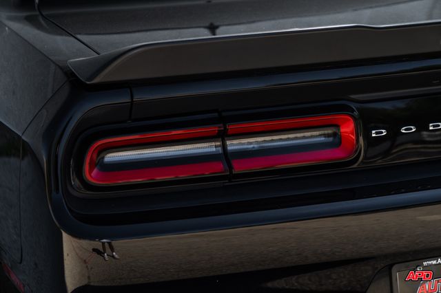 2016 Dodge Challenger R/T Shaker