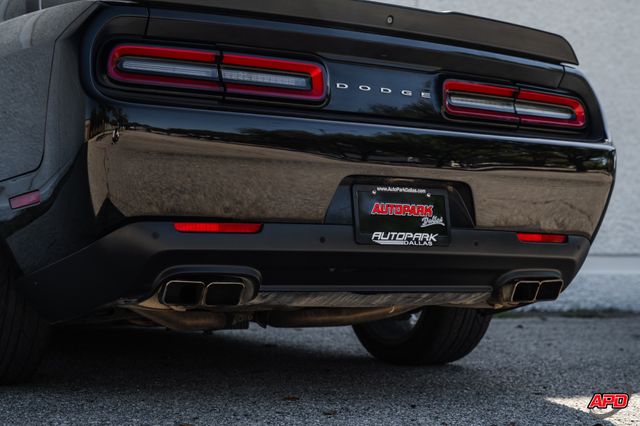 2016 Dodge Challenger R/T Shaker
