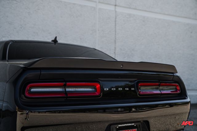 2016 Dodge Challenger R/T Shaker