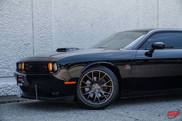 2016 Dodge Challenger R/T Shaker