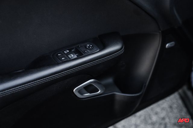 2016 Dodge Challenger R/T Shaker