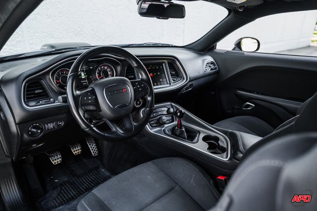 2016 Dodge Challenger R/T Shaker