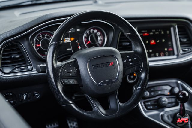 2016 Dodge Challenger R/T Shaker