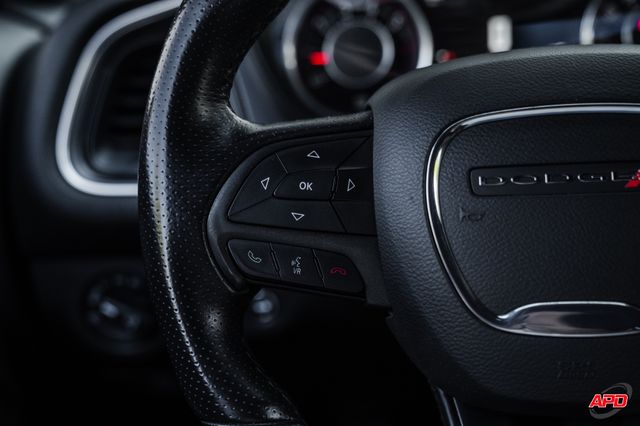 2016 Dodge Challenger R/T Shaker