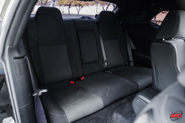 2016 Dodge Challenger R/T Shaker