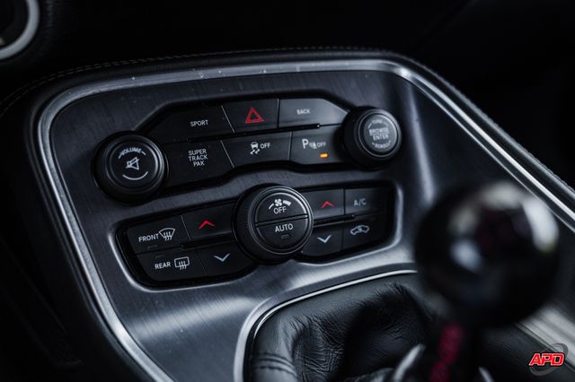 2016 Dodge Challenger R/T Shaker