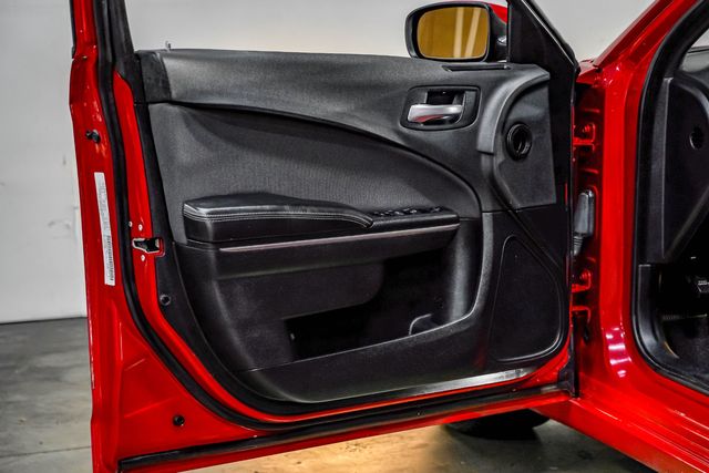 2016 Dodge Charger SE Redline Tricoat Pearl 20" VOXX | Dallas, TX | East Dallas Diesel 2016 Dodge Charger SE Redline Tricoat Pearl 20" VOXX | Dallas, TX | East Dallas Diesel