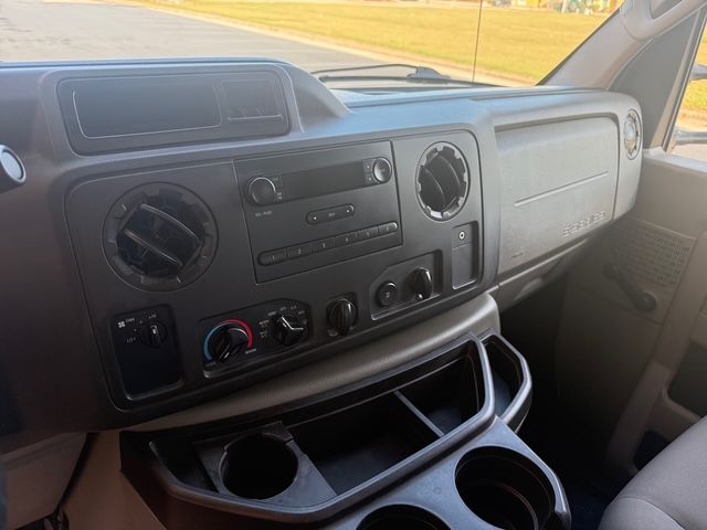 2016 Ford E-Series E-350 SD BOX TRUCK W/ LIFTGATE | Corpus Christi, TX | Discount Motor Company 2016 Ford E-Series E-350 SD BOX TRUCK W/ LIFTGATE | Corpus Christi, TX | Discount Motor Company