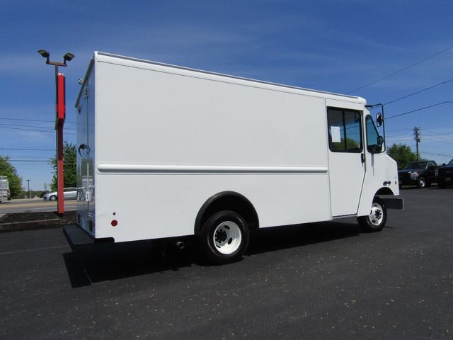 2016 Ford E350 12' Stepvan
