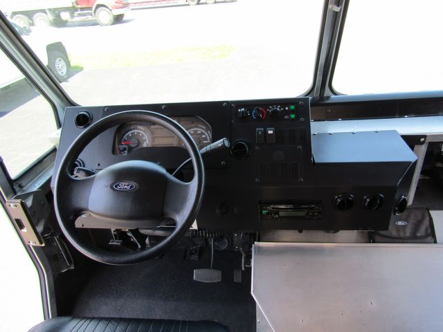 2016 Ford E350 12' Stepvan