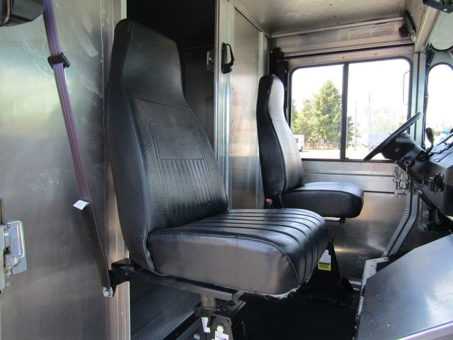 2016 Ford E350 12' Stepvan