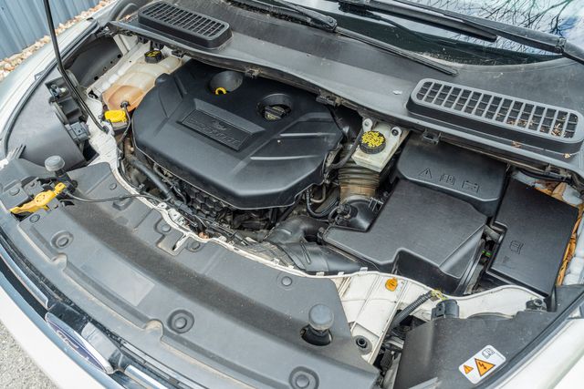 2016 Ford Escape Titanium 2.0L ECOBOOST / TECH PKG / FWD / 5 PASS | Austin, TX | Rocky Mountain Truck Stop Austin