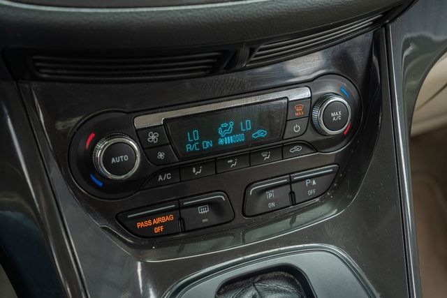 2016 Ford Escape Titanium 2.0L ECOBOOST / TECH PKG / FWD / 5 PASS | Austin, TX | Rocky Mountain Truck Stop Austin 2016 Ford Escape Titanium 2.0L ECOBOOST / TECH PKG / FWD / 5 PASS | Austin, TX | Rocky Mountain Truck Stop Austin