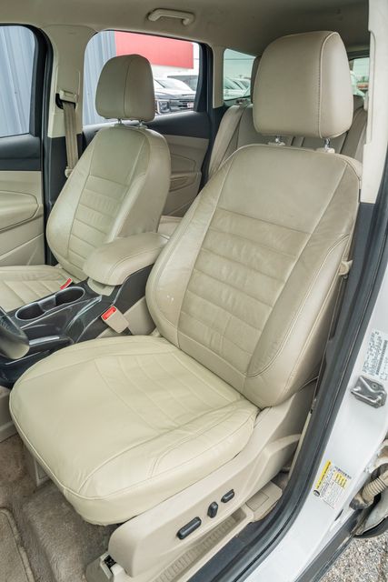 2016 Ford Escape Titanium 2.0L ECOBOOST / TECH PKG / FWD / 5 PASS | Austin, TX | Rocky Mountain Truck Stop Austin