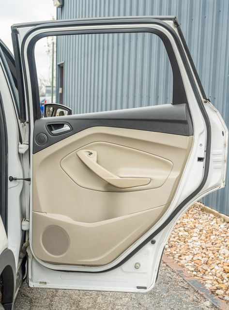 2016 Ford Escape Titanium 2.0L ECOBOOST / TECH PKG / FWD / 5 PASS | Austin, TX | Rocky Mountain Truck Stop Austin