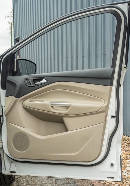 2016 Ford Escape Titanium 2.0L ECOBOOST / TECH PKG / FWD / 5 PASS | Austin, TX | Rocky Mountain Truck Stop Austin 2016 Ford Escape Titanium 2.0L ECOBOOST / TECH PKG / FWD / 5 PASS | Austin, TX | Rocky Mountain Truck Stop Austin