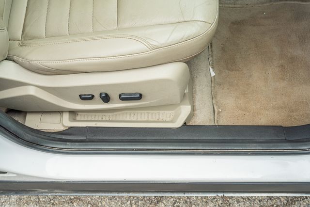 2016 Ford Escape Titanium 2.0L ECOBOOST / TECH PKG / FWD / 5 PASS | Austin, TX | Rocky Mountain Truck Stop Austin 2016 Ford Escape Titanium 2.0L ECOBOOST / TECH PKG / FWD / 5 PASS | Austin, TX | Rocky Mountain Truck Stop Austin