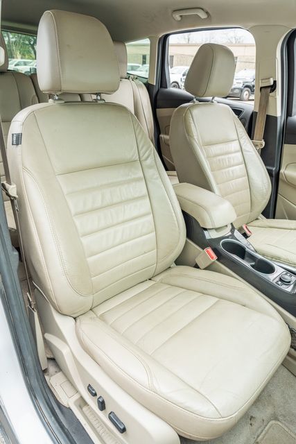 2016 Ford Escape Titanium 2.0L ECOBOOST / TECH PKG / FWD / 5 PASS | Austin, TX | Rocky Mountain Truck Stop Austin