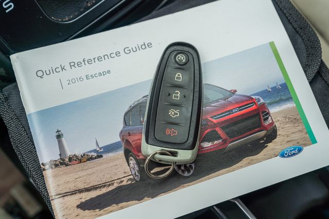 2016 Ford Escape Titanium 2.0L ECOBOOST / TECH PKG / FWD / 5 PASS | Austin, TX | Rocky Mountain Truck Stop Austin