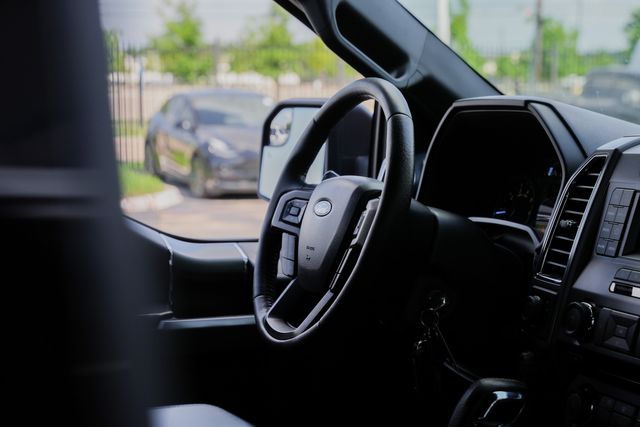 2016 Ford F-150 XLT SPORT CREW CAB FX4 W/ UPGRADES / 4WD | Austin, TX | Rocky Mountain Truck Stop Austin