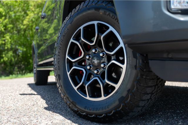 2016 Ford F-150 XLT Sport w/ 5.0L V8, 4x4