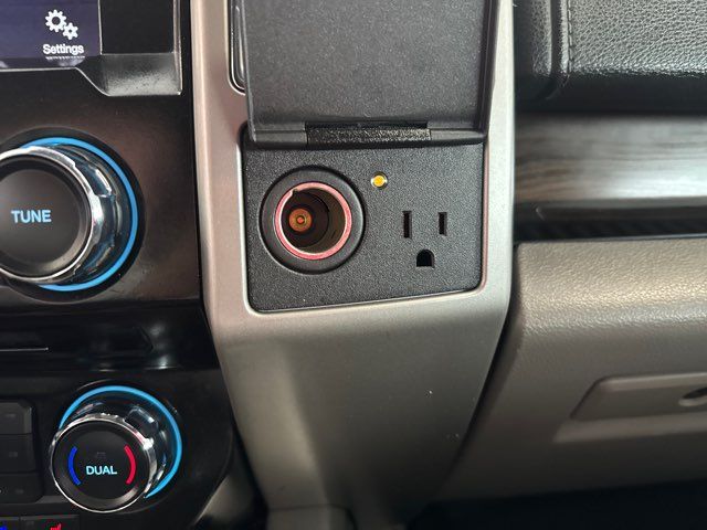 2016 Ford F-150 Lariat | Rome, GA | Knight's Car Store 2016 Ford F-150 Lariat | Rome, GA | Knight's Car Store