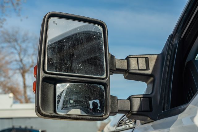 2016 Ford F-250 Super Duty XLT CREW CAB 4X4 FLAT BED / CLEAN CARFAX | Austin, TX | Rocky Mountain Truck Stop Austin