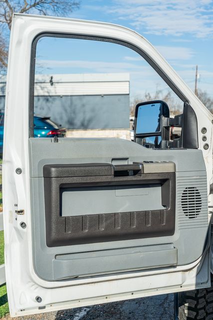 2016 Ford F-250 Super Duty XLT CREW CAB 4X4 FLAT BED / CLEAN CARFAX | Austin, TX | Rocky Mountain Truck Stop Austin 2016 Ford F-250 Super Duty XLT CREW CAB 4X4 FLAT BED / CLEAN CARFAX | Austin, TX | Rocky Mountain Truck Stop Austin