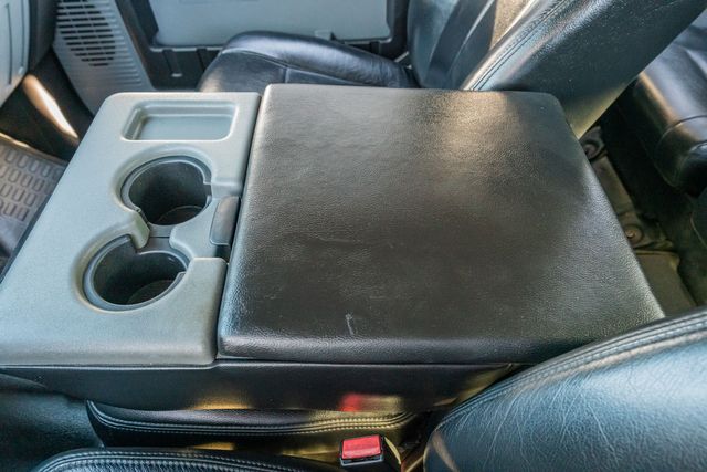 2016 Ford F-250 Super Duty XLT CREW CAB 4X4 FLAT BED / CLEAN CARFAX | Austin, TX | Rocky Mountain Truck Stop Austin