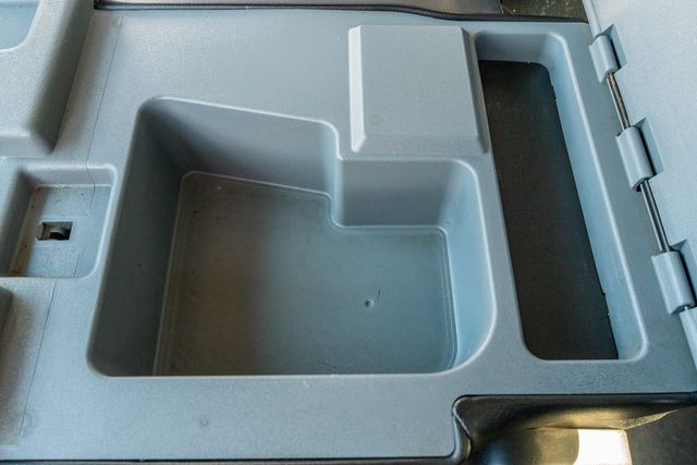 2016 Ford F-250 Super Duty XLT CREW CAB 4X4 FLAT BED / CLEAN CARFAX | Austin, TX | Rocky Mountain Truck Stop Austin 2016 Ford F-250 Super Duty XLT CREW CAB 4X4 FLAT BED / CLEAN CARFAX | Austin, TX | Rocky Mountain Truck Stop Austin