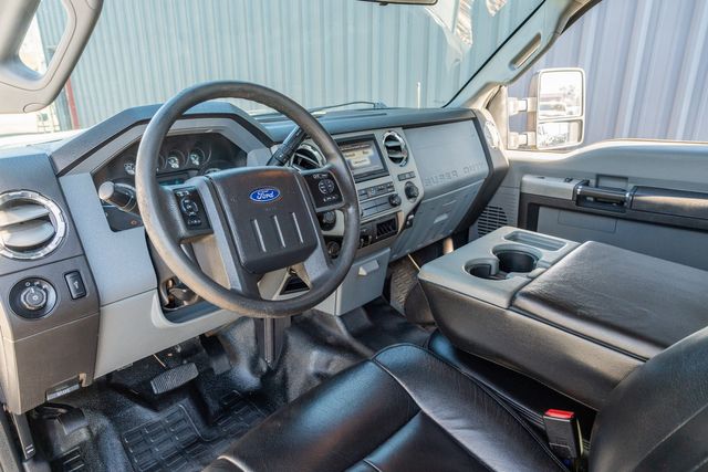 2016 Ford F-250 Super Duty XLT CREW CAB 4X4 FLAT BED / CLEAN CARFAX | Austin, TX | Rocky Mountain Truck Stop Austin 2016 Ford F-250 Super Duty XLT CREW CAB 4X4 FLAT BED / CLEAN CARFAX | Austin, TX | Rocky Mountain Truck Stop Austin