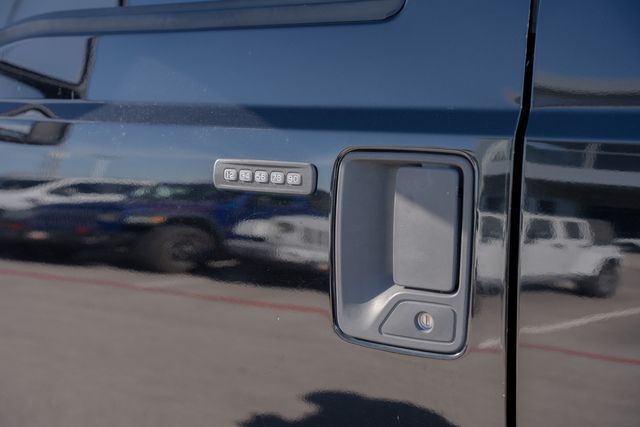 2016 Ford F-250 Super Duty XLT CREW CAB 4X4 W/ UPGRADES / CREW CAB DIESEL | Dallas, TX | Rocky Mountain Truck Stop Dallas