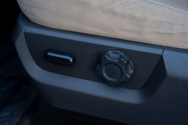 2016 Ford F-250 Super Duty XLT CREW CAB 4X4 W/ UPGRADES / CREW CAB DIESEL | Dallas, TX | Rocky Mountain Truck Stop Dallas