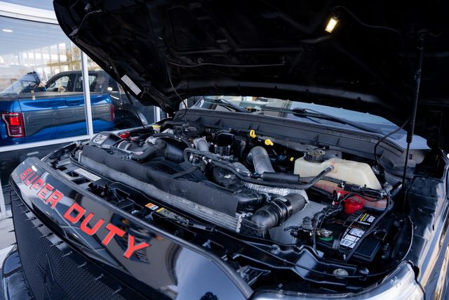 2016 Ford F-250 Super Duty XLT CREW CAB 4X4 W/ UPGRADES / CREW CAB DIESEL | Dallas, TX | Rocky Mountain Truck Stop Dallas