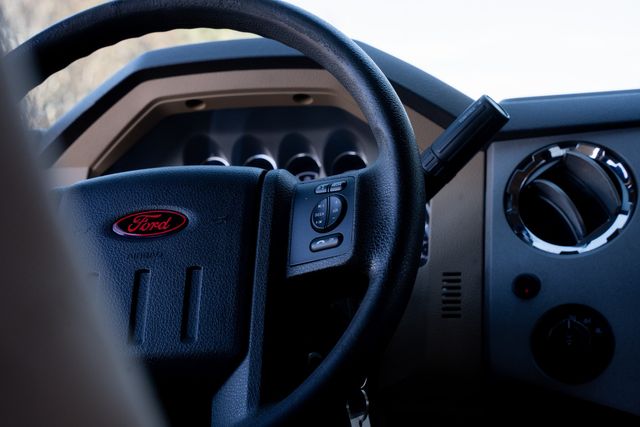 2016 Ford F-250 Super Duty XLT CREW CAB 4X4 W/ UPGRADES / CREW CAB DIESEL | Dallas, TX | Rocky Mountain Truck Stop Dallas