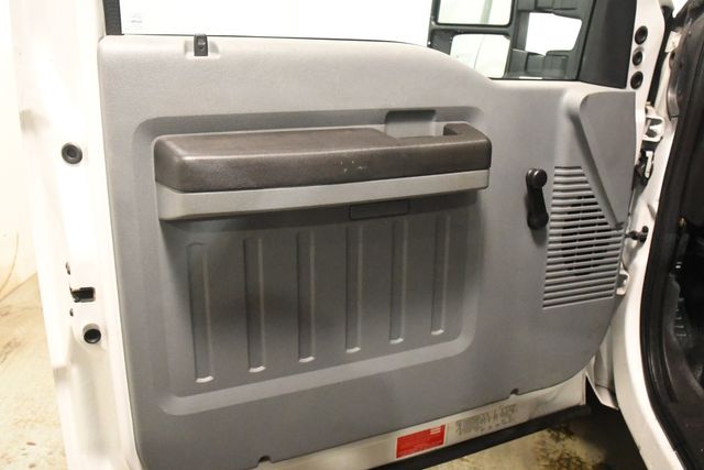 2016 Ford F-350 Super Duty XL Rack Body w/ Tommy Gate | Branford, CT | Sound Auto Wholesalers