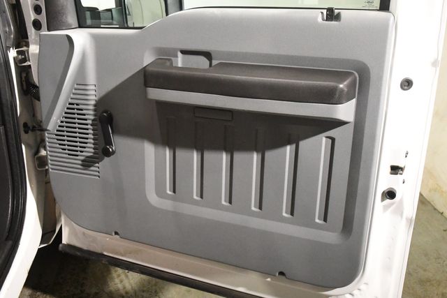 2016 Ford F-350 Super Duty XL Rack Body w/ Tommy Gate | Branford, CT | Sound Auto Wholesalers 2016 Ford F-350 Super Duty XL Rack Body w/ Tommy Gate | Branford, CT | Sound Auto Wholesalers