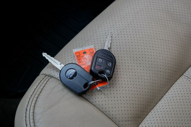 2016 Ford F-350 Super Duty Lariat ULTIMATE FX4 / CREW CAB LONG BED DRW | Austin, TX | Rocky Mountain Truck Stop Austin