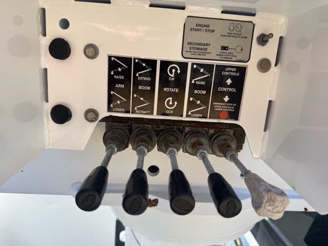 2016 Ford F-550 Super Duty with Altec AT-37G