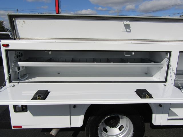 2016 Ford F350 Dually 2wd with 9' Knapheide Flip-Top Utility Bed 2016 Ford F350 Dually 2wd with 9' Knapheide Flip-Top Utility Bed