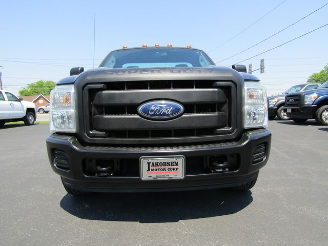 2016 Ford F350 9' Stake Body Truck 2wd with Lift Gate 2016 Ford F350 9' Stake Body Truck 2wd with Lift Gate