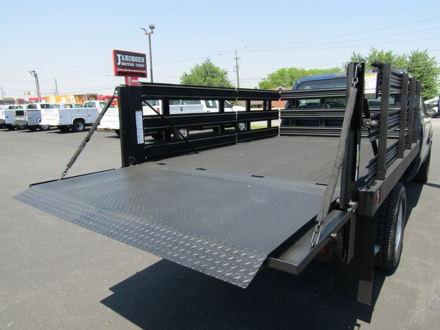 2016 Ford F350 9' Stake Body Truck 2wd with Lift Gate 2016 Ford F350 9' Stake Body Truck 2wd with Lift Gate