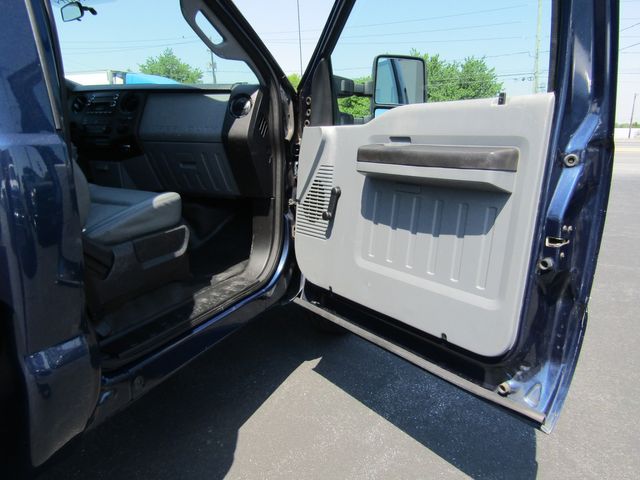 2016 Ford F350 9' Stake Body Truck 2wd with Lift Gate 2016 Ford F350 9' Stake Body Truck 2wd with Lift Gate