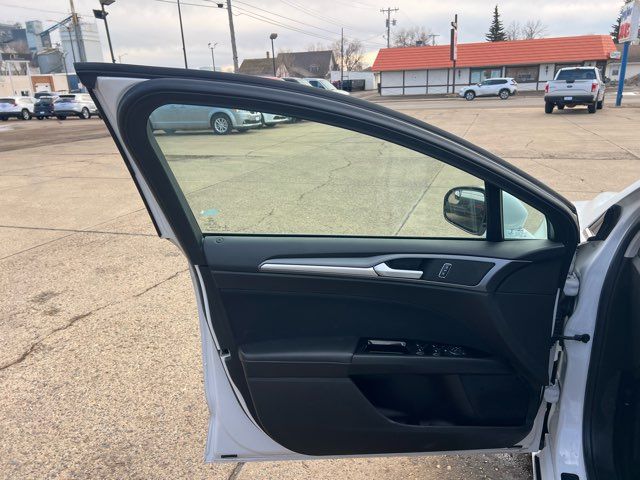 2016 Ford Fusion Hybrid SE ONLY 11, Miles | Dickinson, ND | Heiser Motors