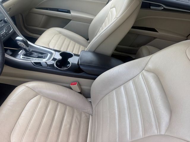 2016 Ford Fusion Hybrid SE