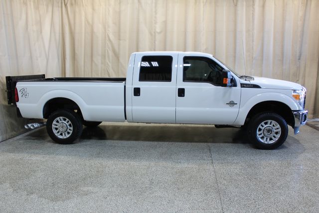 2016 Ford Super Duty F-350 Crew Cab Diesel 4x4 Tommy Gate XL | Roscoe, IL | Autoland Outlets 2016 Ford Super Duty F-350 Crew Cab Diesel 4x4 Tommy Gate XL | Roscoe, IL | Autoland Outlets